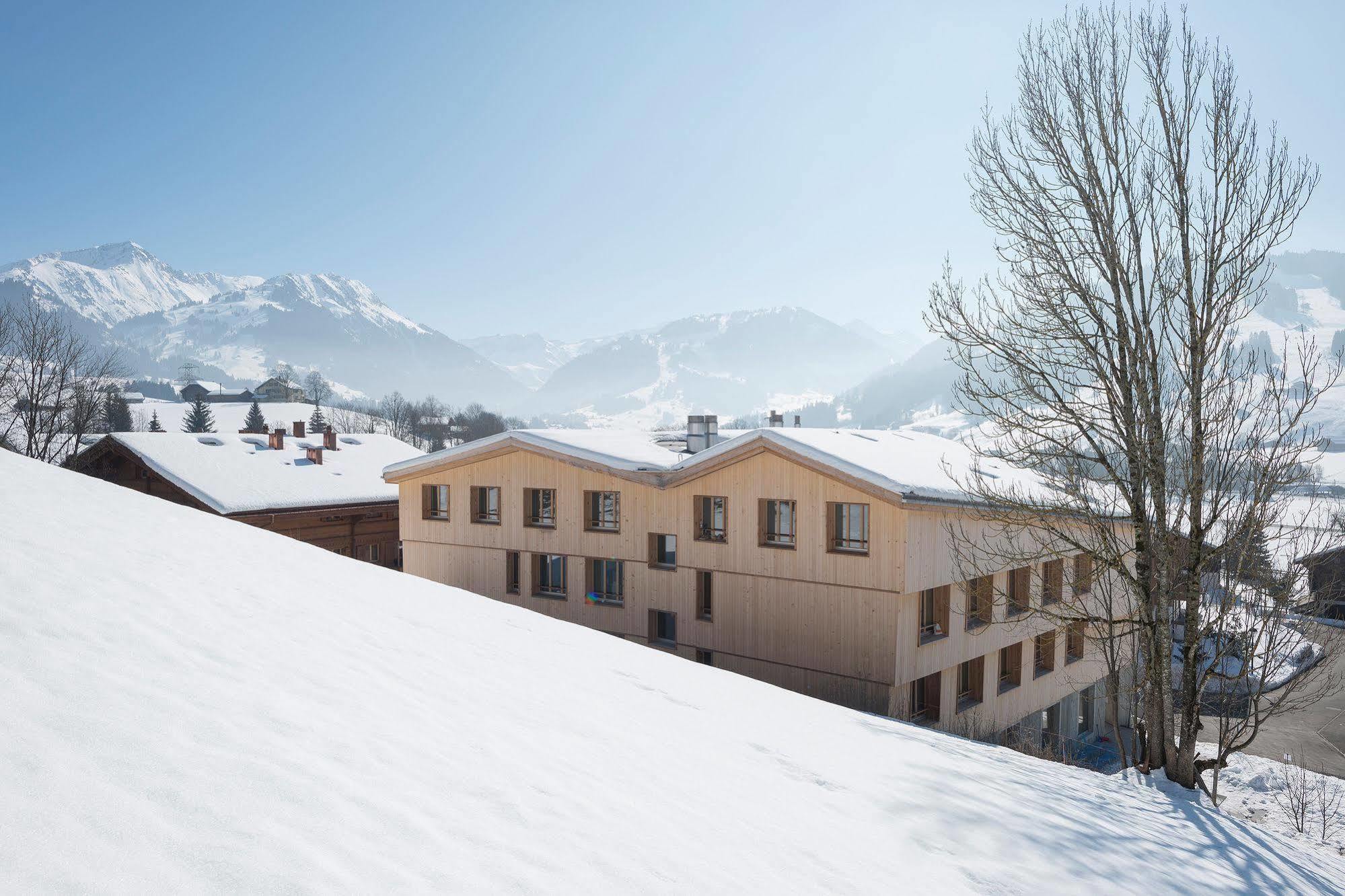 Saanen Gstaad Youth Hostel Exterior foto